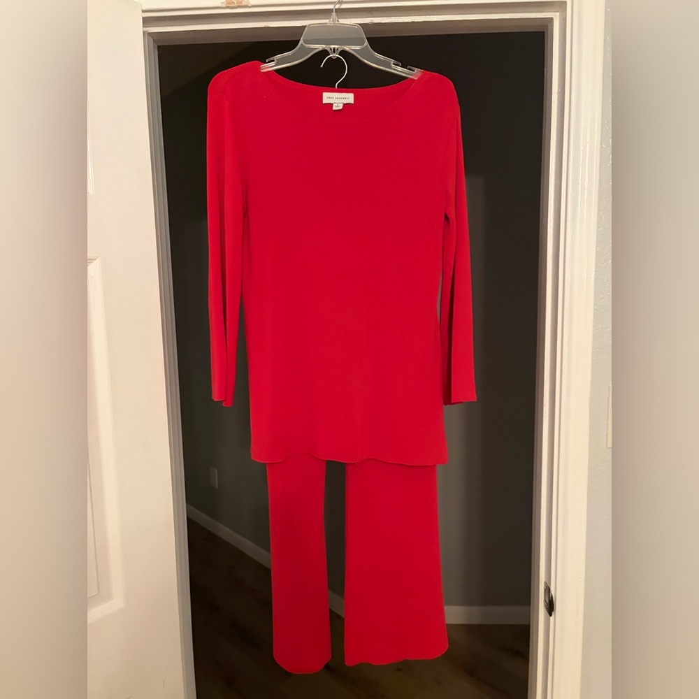 Elegant Red Women's Lounge Set